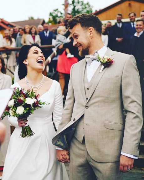 Svatební oblek na míru