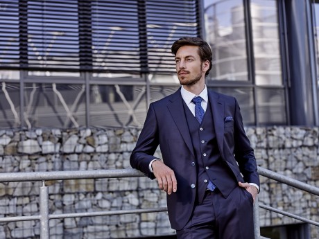 Pánský business oblek na míru