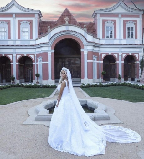 Svatební oděvy na míru - pro ženicha, nevěstu i svatebčany