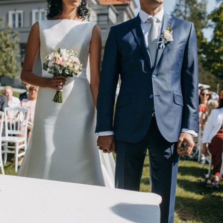 Svatební oděvy na míru - pro ženicha, nevěstu i svatebčany