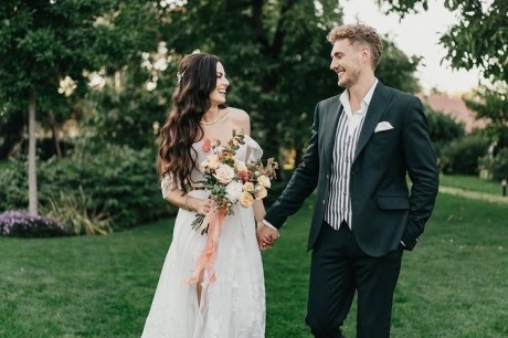 Svatební oděvy na míru